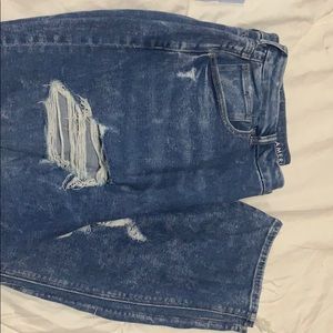 AE Acid wash Curvy Mom Jeans